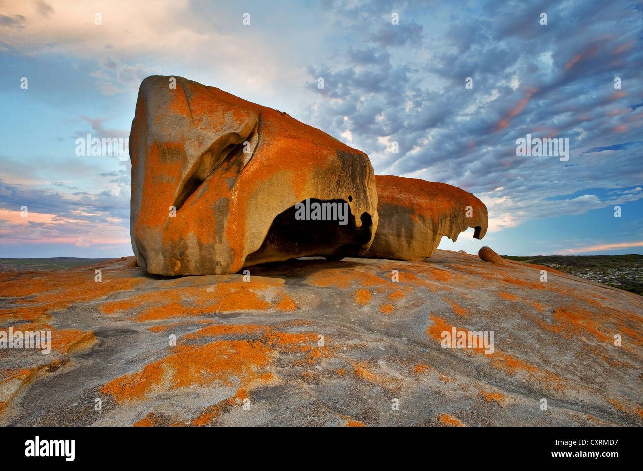 Berühmte bemerkenswerte Felsen im Morgengrauen. Stockfoto