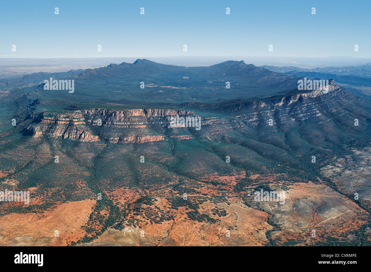Luftaufnahme des Wilpena Pounds im Flinders Ranges National Park. Stockfoto