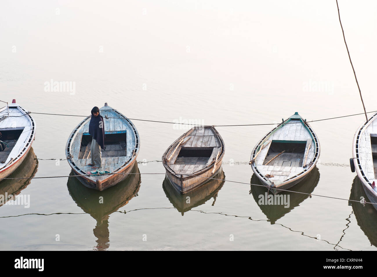 Boote auf dem Ganges, Varanasi, Benares oder Kashi, Uttar Pradesh, Indien, Asien Stockfoto