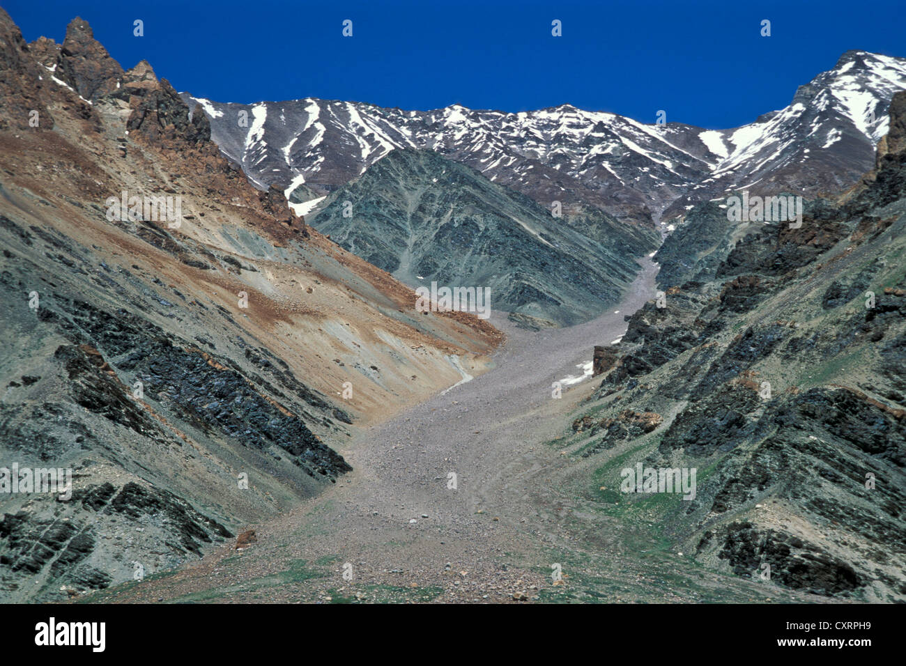 Farbige Felsen, schroffe Bergwelt am Kargyak, Zanskar, Ladakh, indischen Himalaya, Jammu und Kaschmir, Nord-Indien, Indien Stockfoto