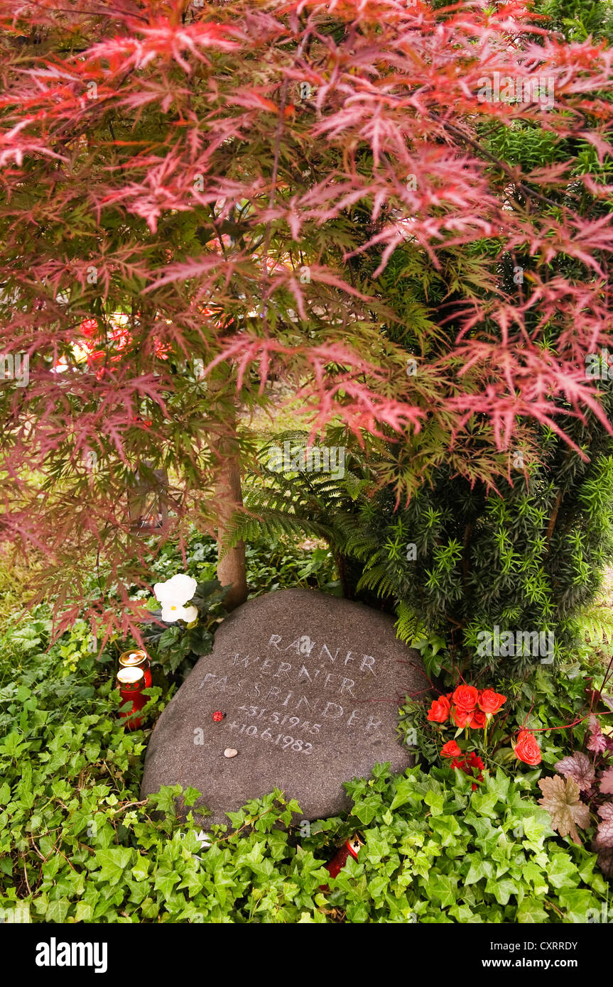 Grab von Rainer Werner Fassbinder, Regisseur, Filmproduzent, Schauspieler und Autor, alten Bogenhausener Friedhof Friedhof an der Stockfoto