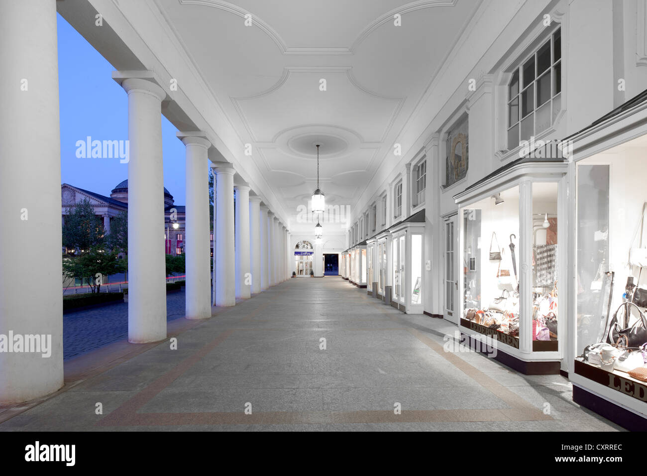 Theater-Kolonnaden, Hessischen Staatstheater, Bowling Green, Wiesbaden, Hessen, Deutschland, Europa Stockfoto