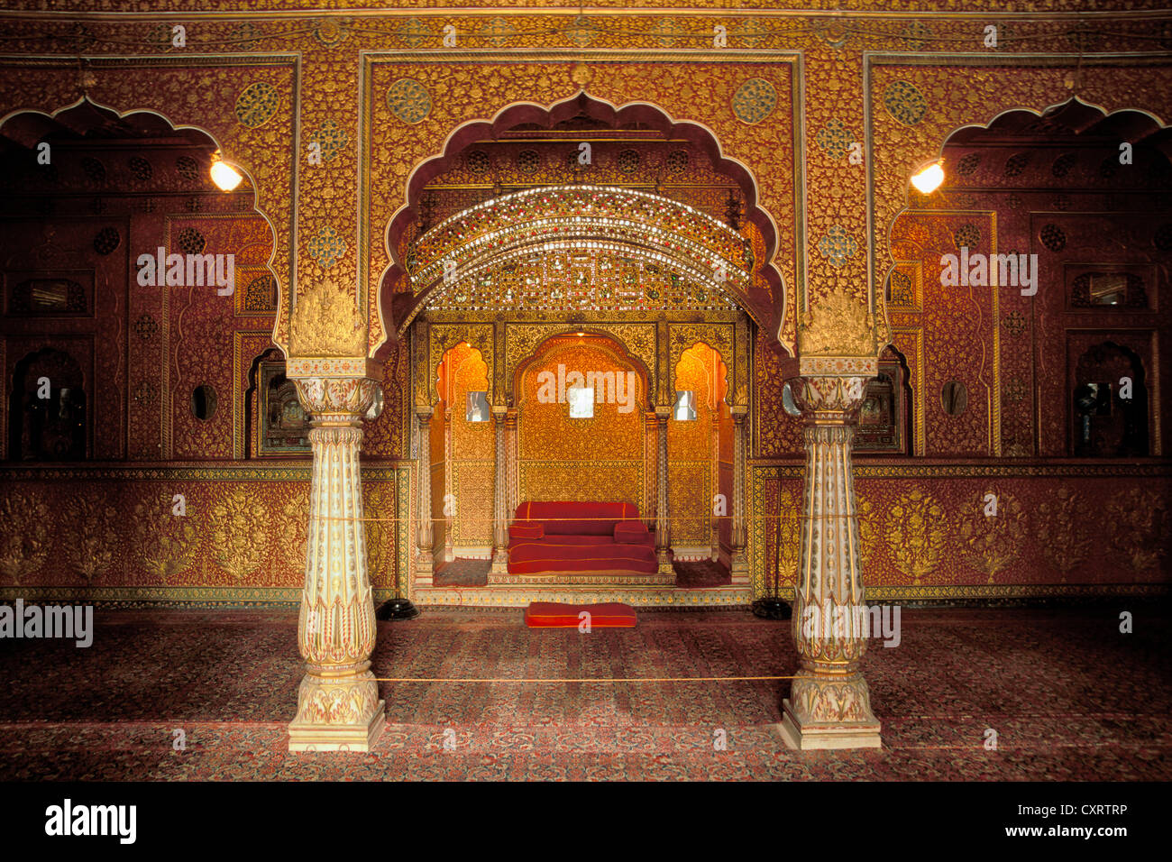 Platz in einer Nische, Private Audienzhalle, Mahal Anup am Junagarh Fort, Stadtschloss, Bikaner, Rajasthan, Nordindien, Indien Stockfoto