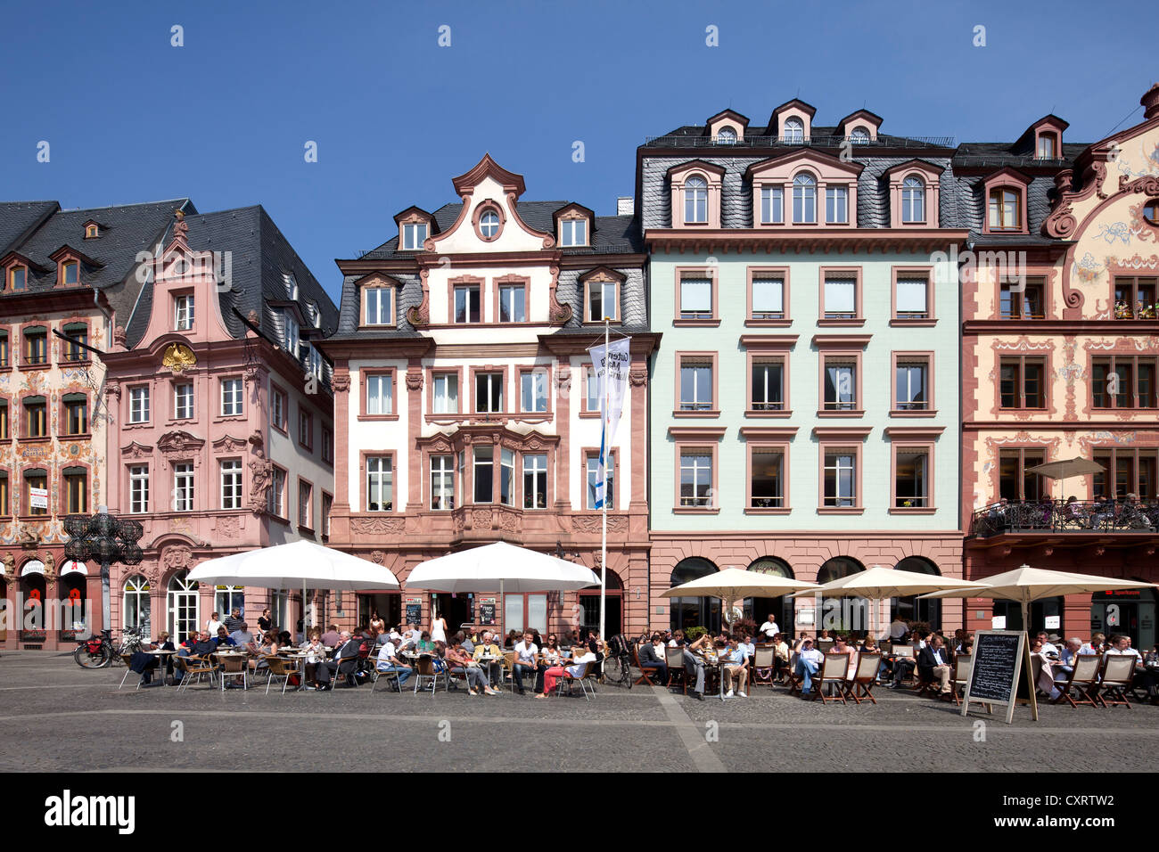Restaurierte Bürgerhäuser am Markt Platz, Geschäftshäuser, Mainz, Rheinland-Pfalz, PublicGround Stockfoto