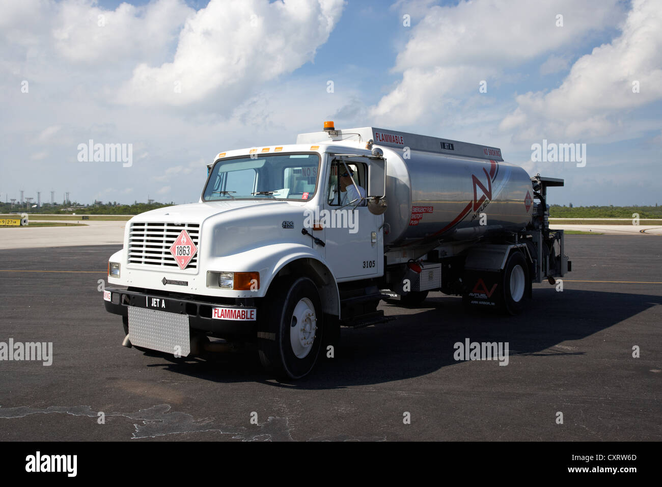 Avfuel Luftfahrt Kraftstoff-Versorgung-LKW in kleinen internationalen Flughafen Key West Florida Keys Usa Stockfoto
