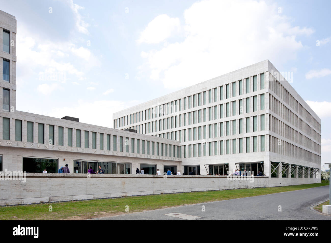Fakultat Fur Rechts Und Wirtschaftswissenschaften Gebaude Der Johann Wolfgang Goethe Universitat Frankfurt Westend Campus Frankfurt Am Main Stockfotografie Alamy