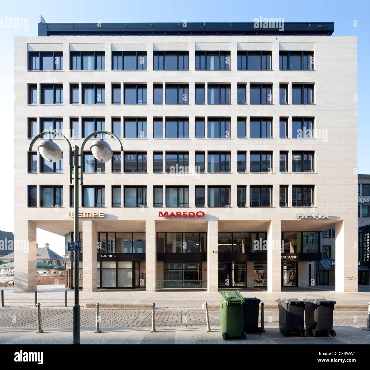 Büro- und Geschäftsgebäude auf quadratischen Rathenauplatz, Frankfurt Am Main, Hessen, Deutschland, Europa, PublicGround Stockfoto