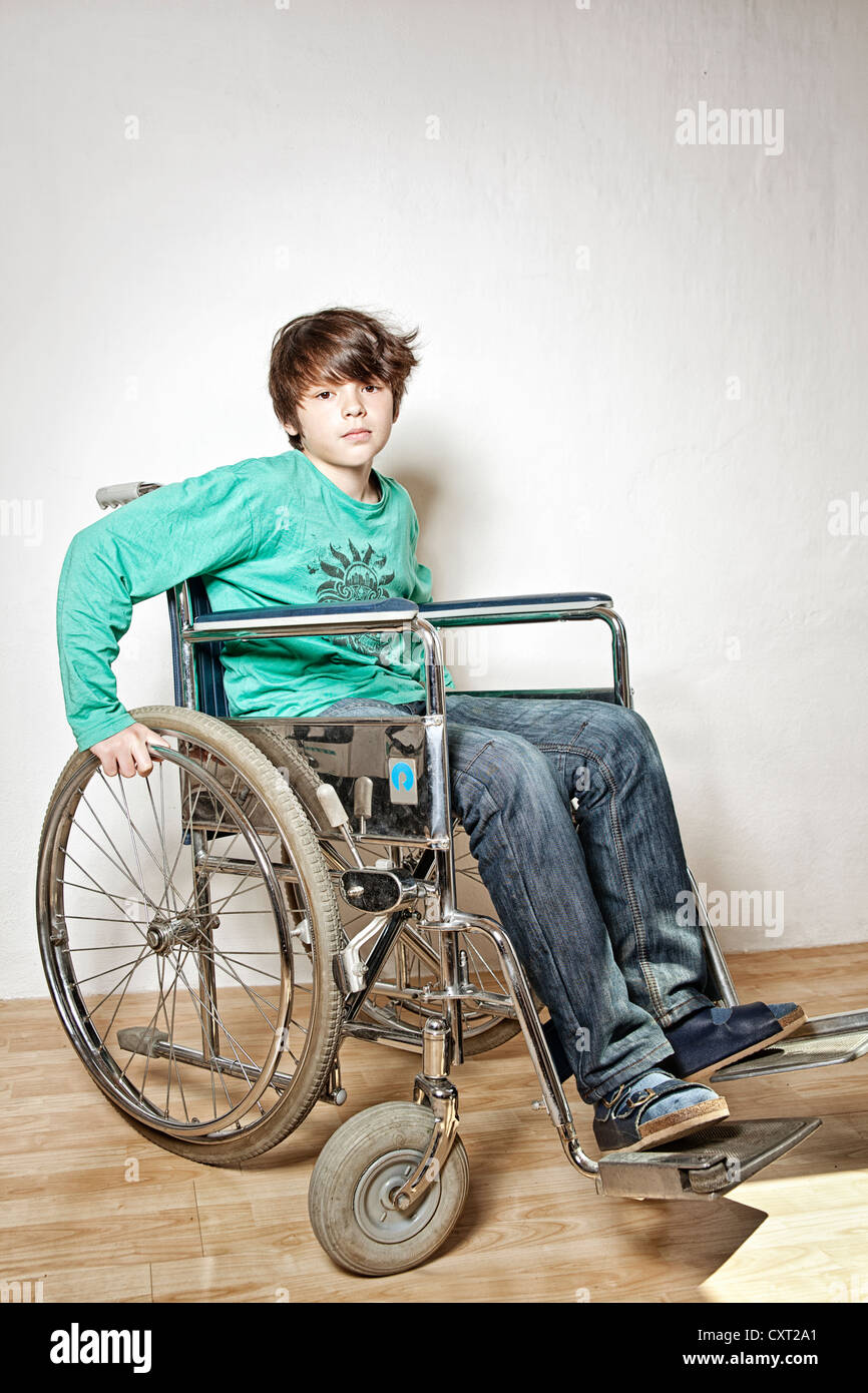 Junge Im Rollstuhl Zeichnung