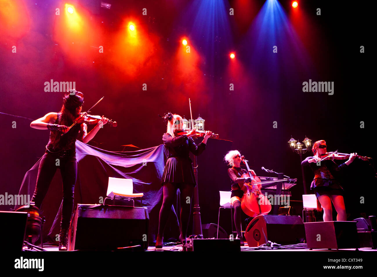 Die deutsche pop, Rock, Klassik und gotischen Streichquartett "Eklipse", die live im Hallenstadion in Zürich, Schweiz Stockfoto