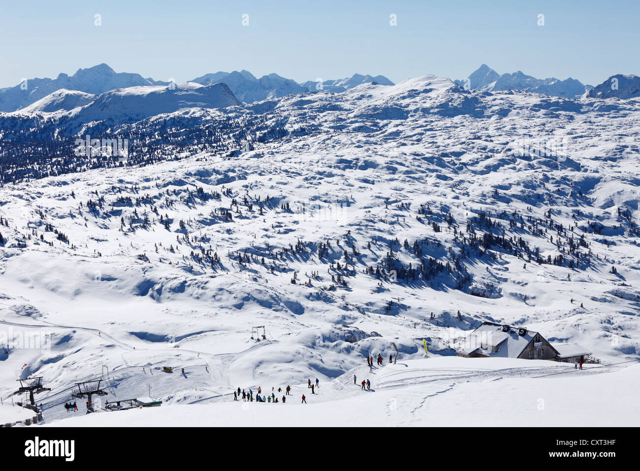Skigebiet Krippenstein Mountain mit Margschierf Berg und Dachsteingebirge, Salzkammergut, Oberösterreich, Österreich Stockfoto