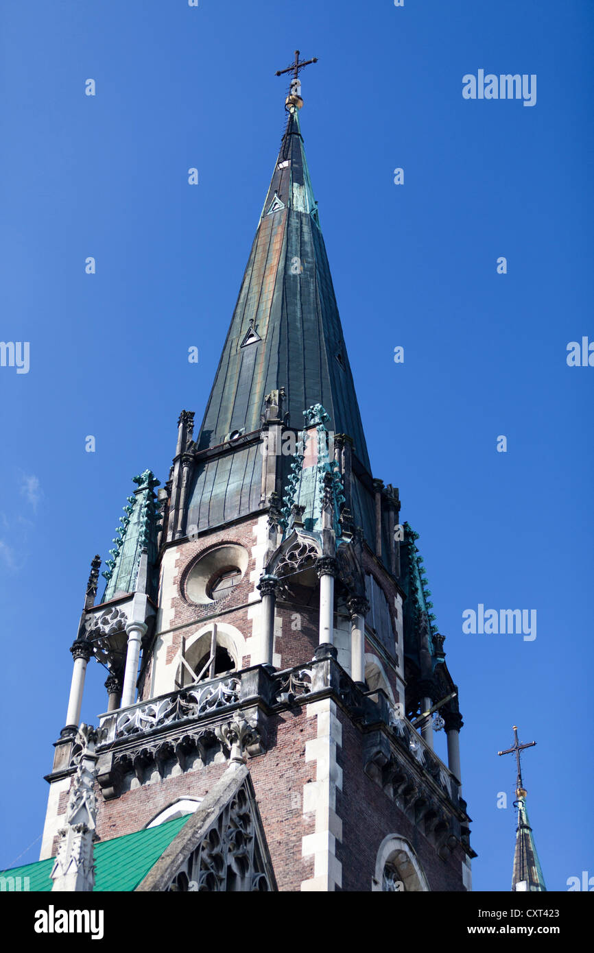 St. Elizabeth Church, Turm mit einem Kreuz, Lviv, Ukraine, Europa Stockfoto