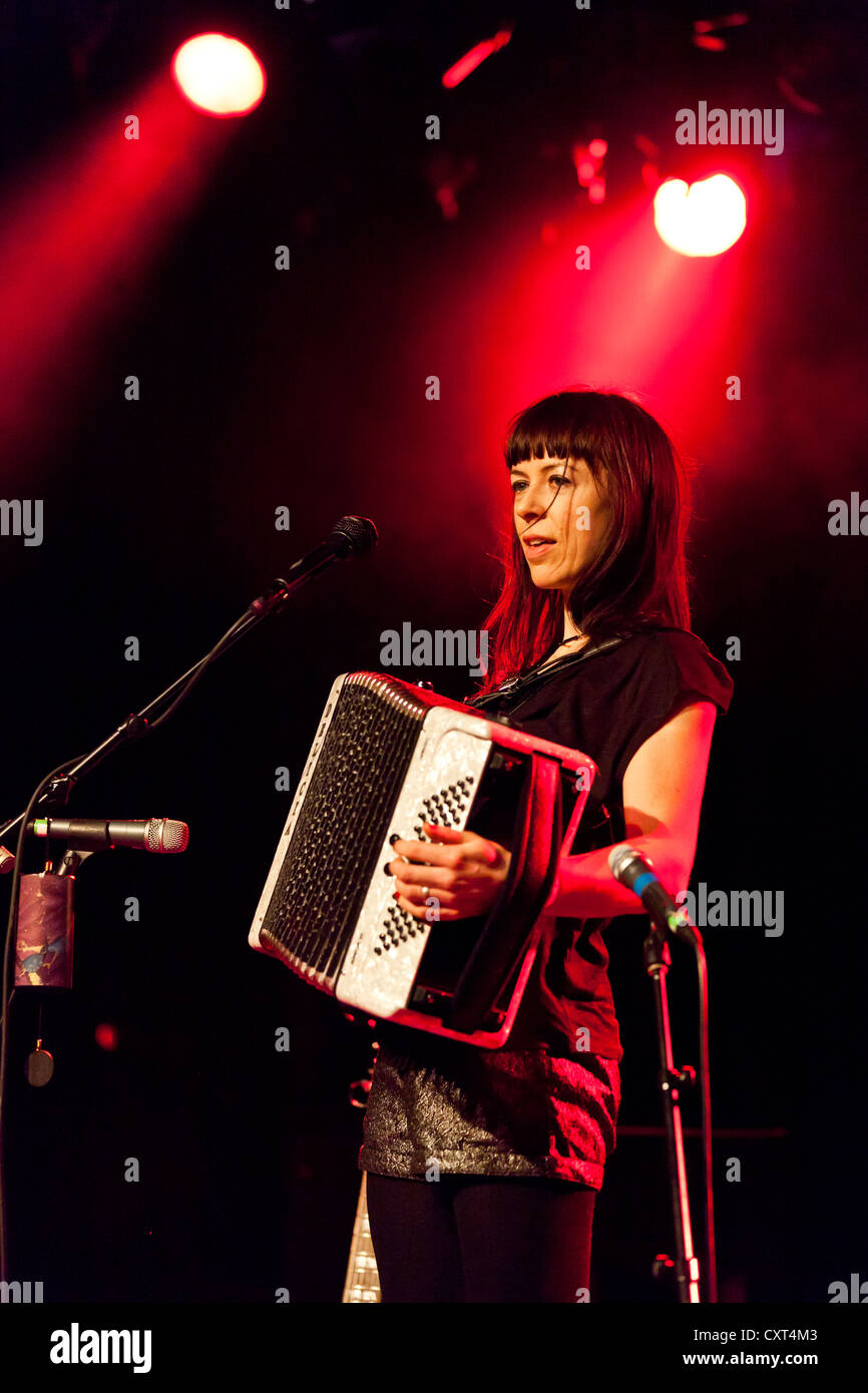 Kanadische Sängerin Wendy McNeill, live auf dem Schueuer Konzert Halle, Luzern, Schweiz, Europa Stockfoto