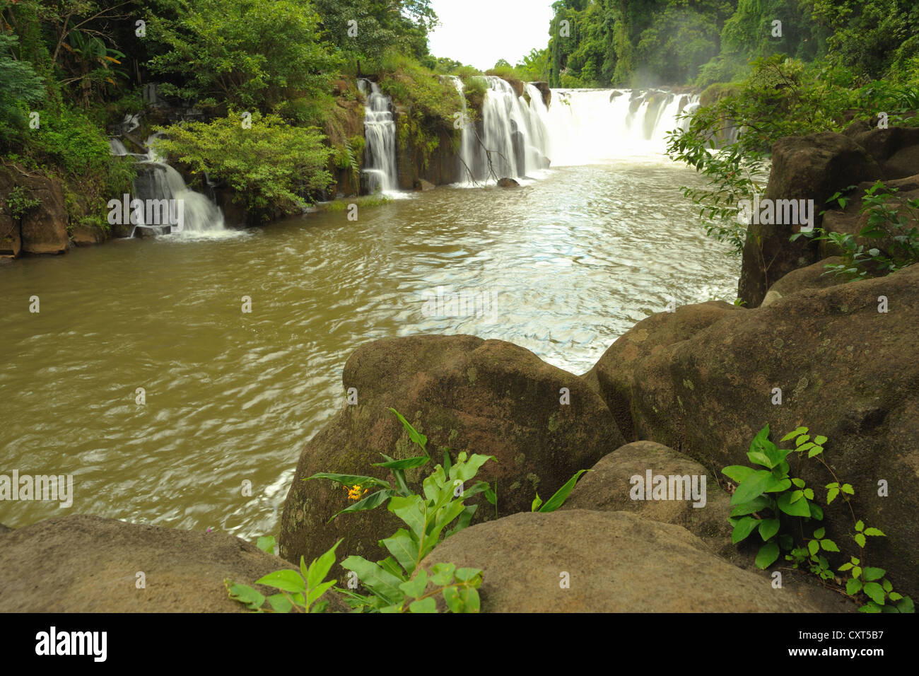 Tad Pha Souam Wasserfall Bajeng Nationalpark, Paksa Süden Laos. Stockfoto