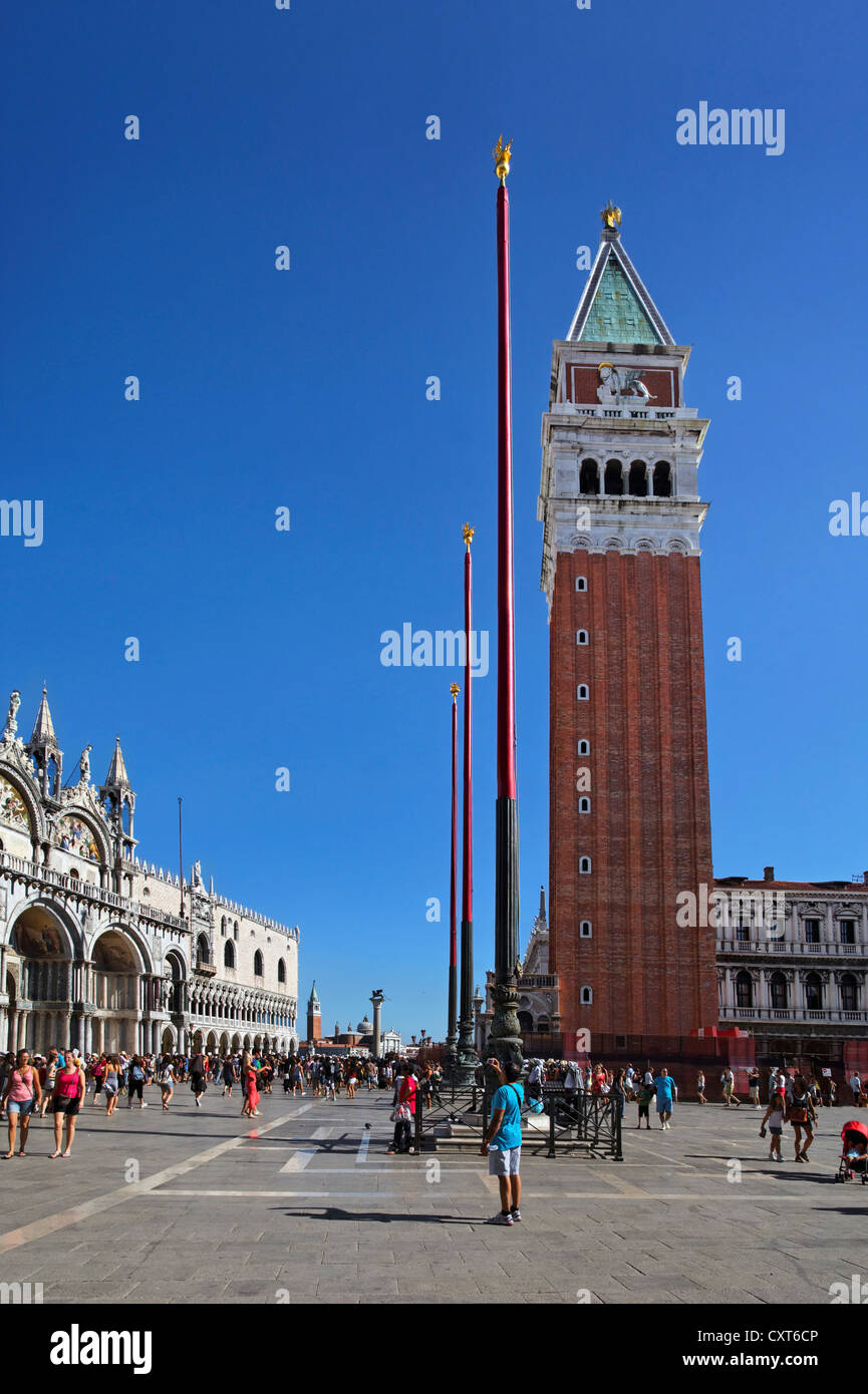 Piazza San Marco, dem Markusplatz mit der Markuskirche und dem Campanile-Turm, Venedig, Veneto, Italien, Europa Stockfoto