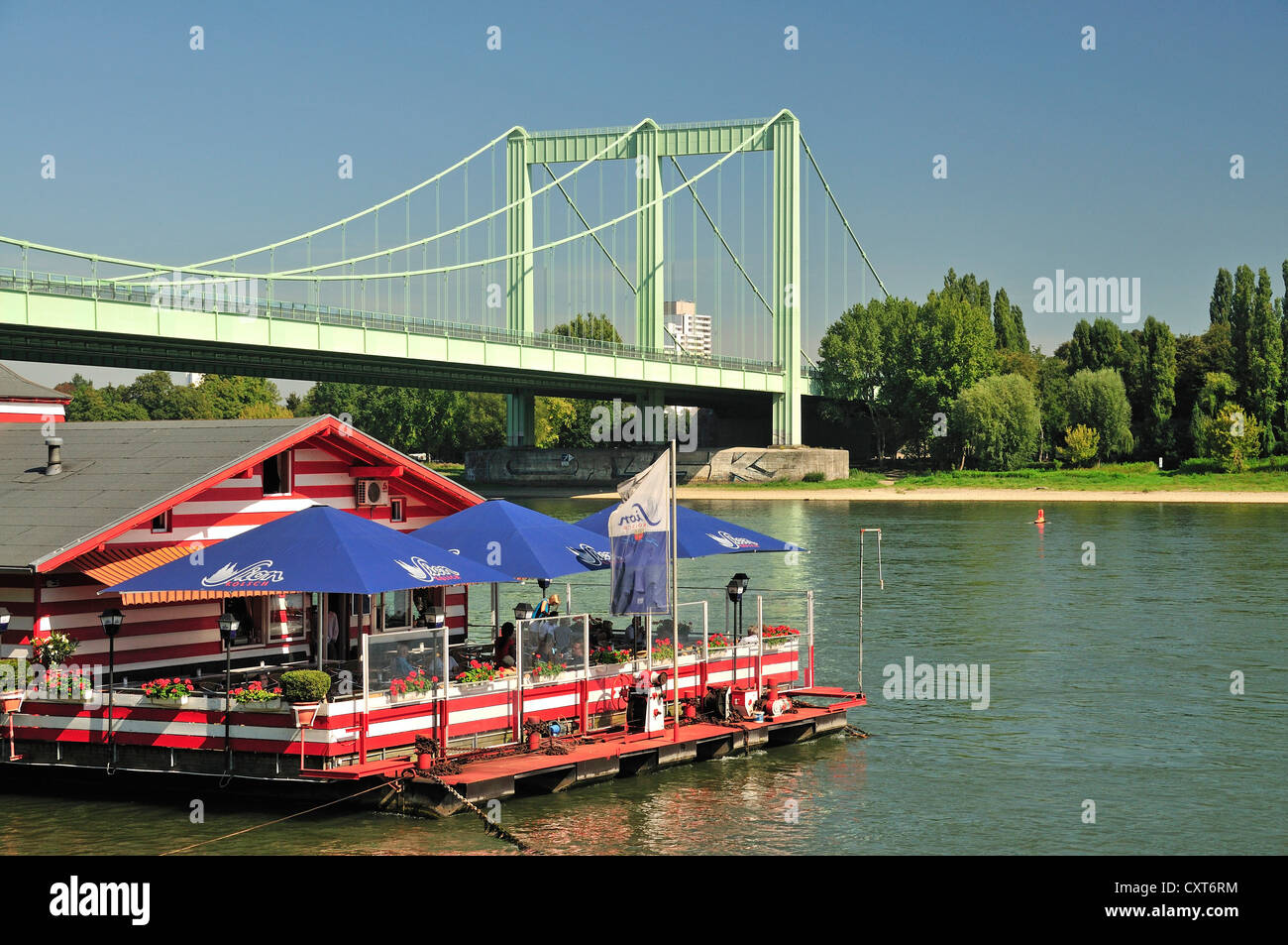 Restaurant auf einem boot Fotos und Bildmaterial in hoher Auflösung