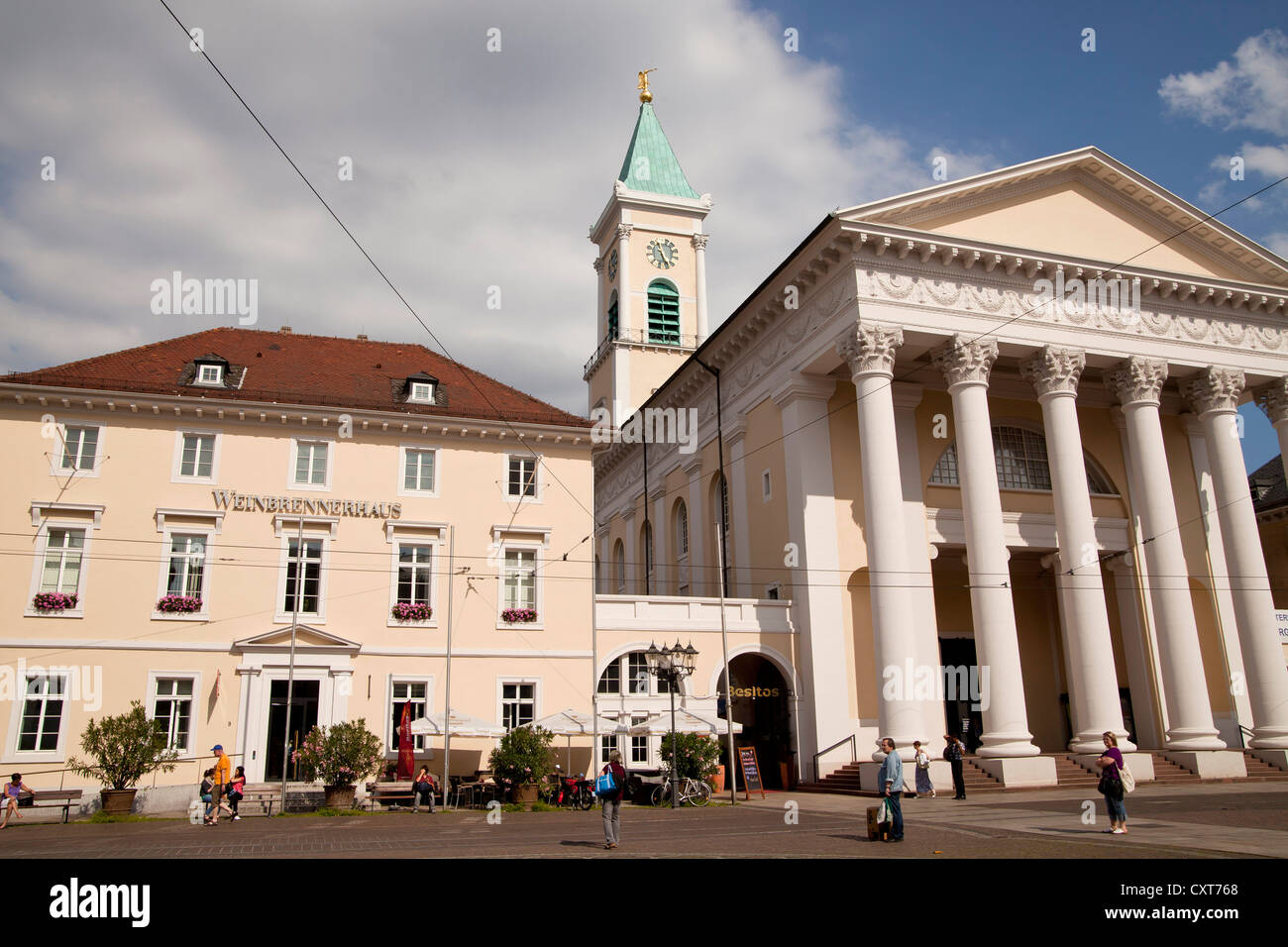 Weinbrennerhaus Gebäude und Karlsruhe evangelische Kirche, erbaut von Friedrich Weinbrenner, beeinflusst von griechischen Tempeln, Karlsruhe Stockfoto