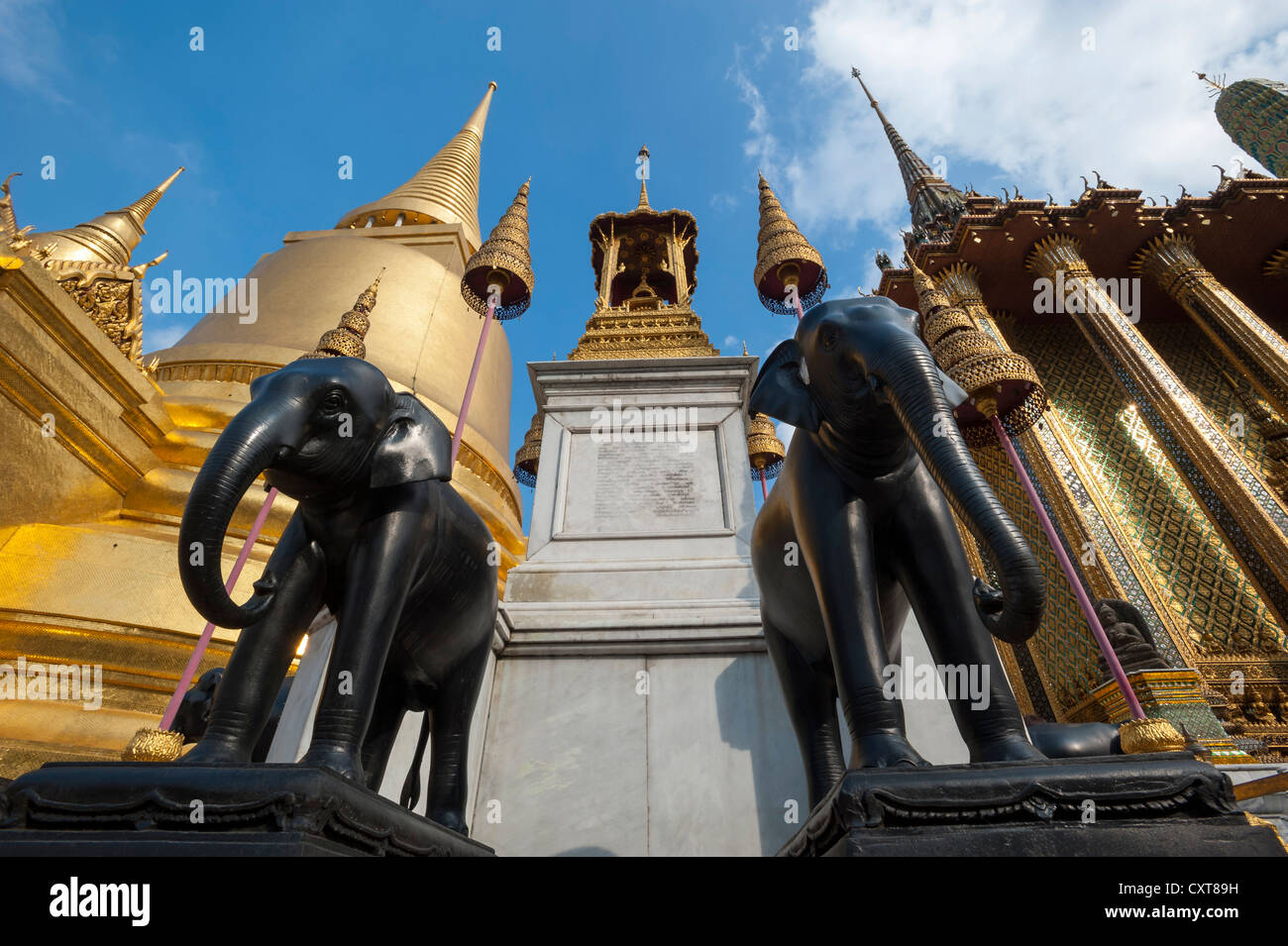 Elefant Skulpturen, Wat Phra Kaeo oder Tempel des Smaragd-Buddha, Grand Palace Royal Palace, Bangkok, Thailand, Asien Stockfoto