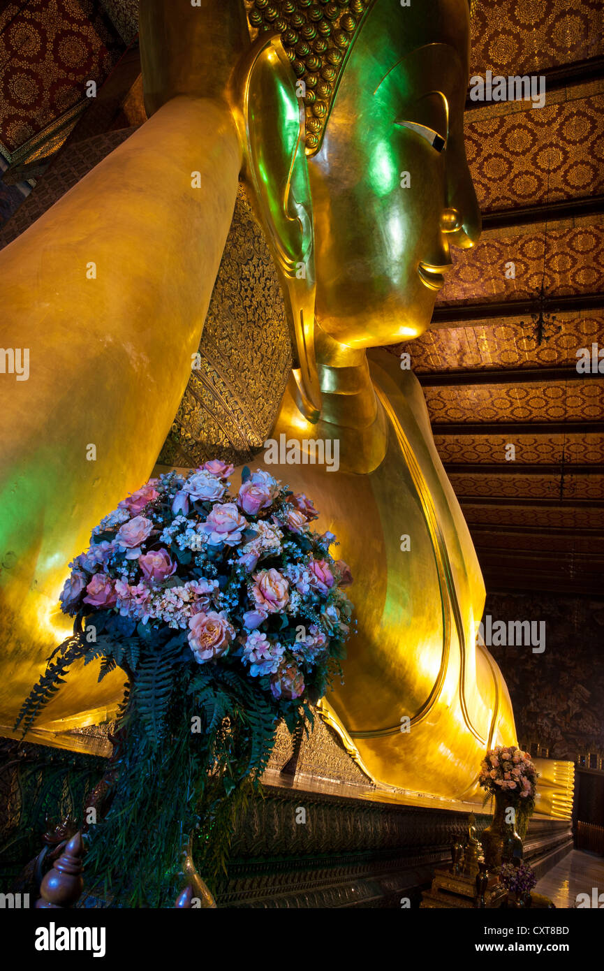 Liegender Buddha-Statue, Kopf, Wat Pho oder Wat Phra Chetuphon, Bangkok, Thailand, Asien Stockfoto