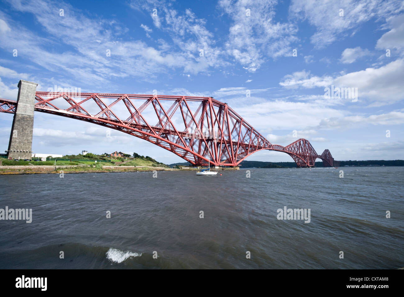 Die Forth Rail Bridge aus North Queensferry, Fife Schottland. Stockfoto