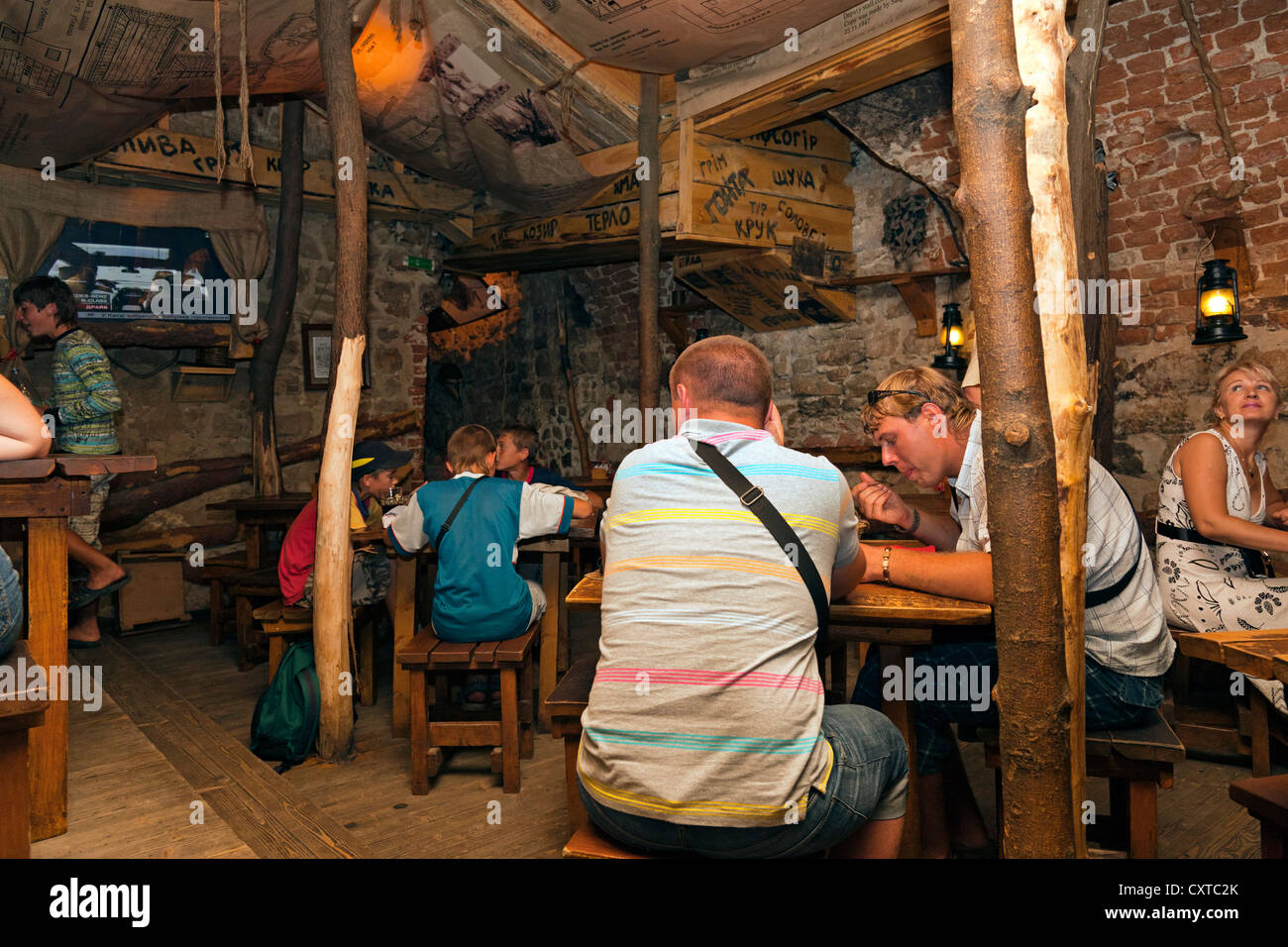 Kryivka Partisanen Restaurant, Lviv, Ukraine Stockfoto