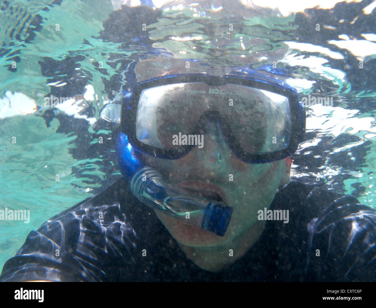 Mann dry Schnorcheln mit Maske und Schnorchel in klarem Wasser Tortugas Florida Keys usa Stockfoto