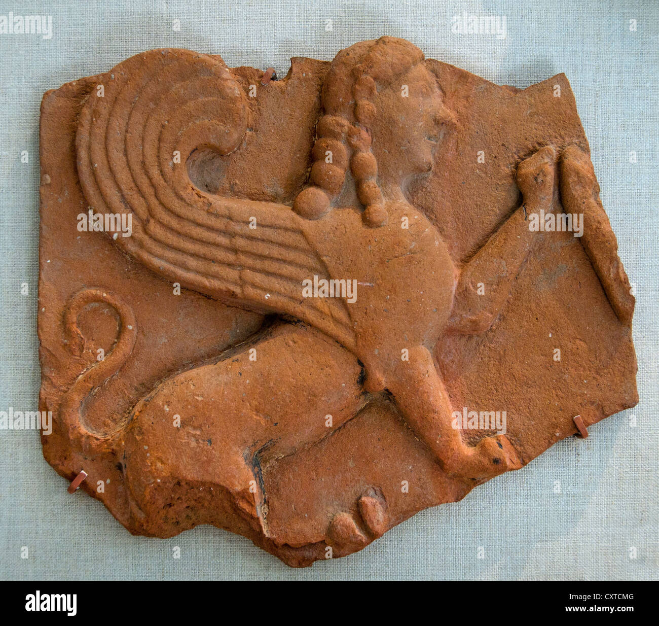 Terrakotta-Deckwerk mit einer Sphinx 6. Jahrhundert v. Chr. lydischen Griechisch Lydia Anatolien Türkei Stockfoto