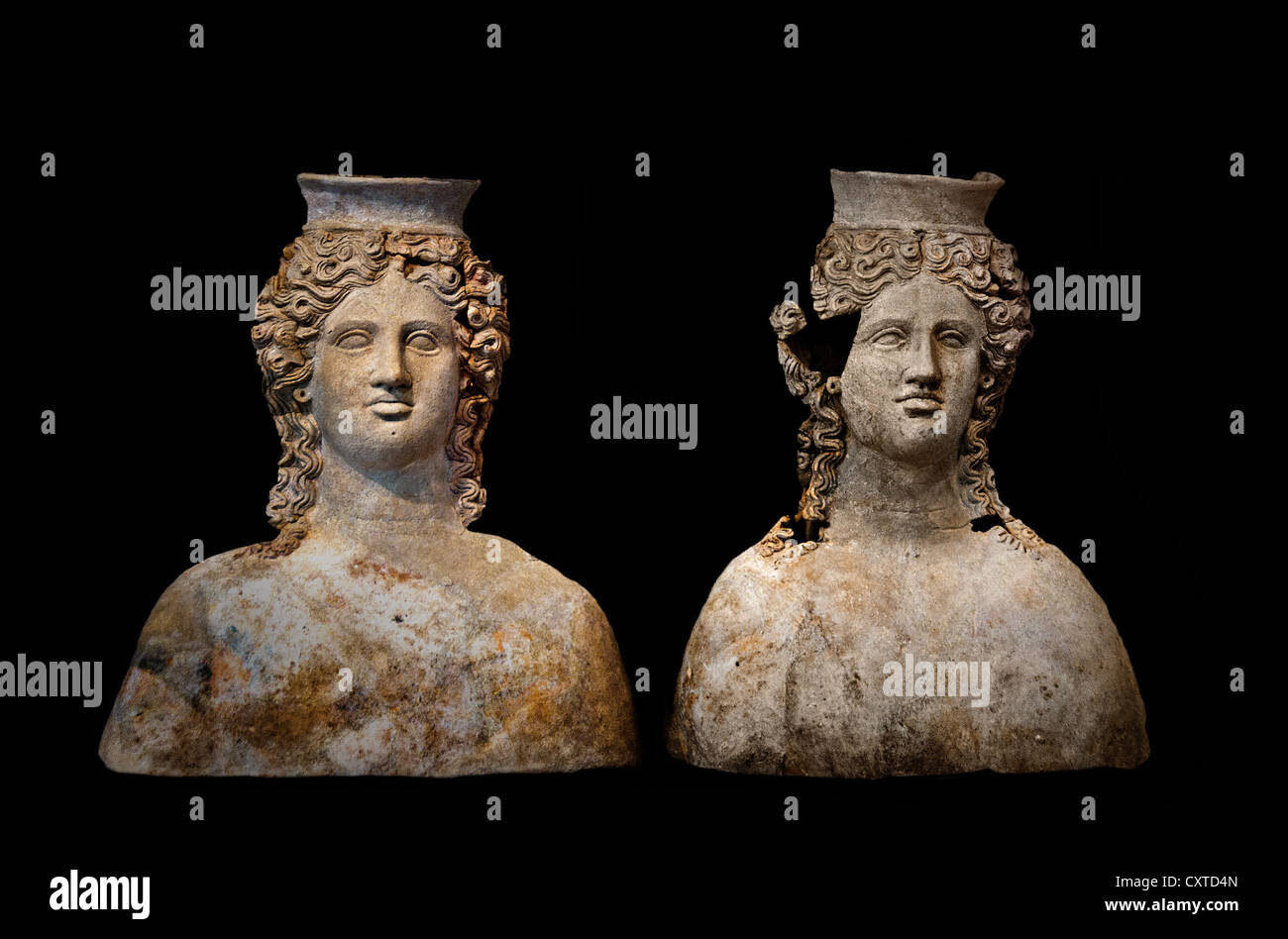 Zwei Terrakotta Büsten Griechisch sizilianischen 4. Jahrhundert v. Chr. Persephone oder Demeter als Göttin Stockfoto Zwei Terrakotta Büsten Griechisch sizilianischen 4. Jahrhundert v. Chr. Persephone oder Demeter als Göttin Stockfoto