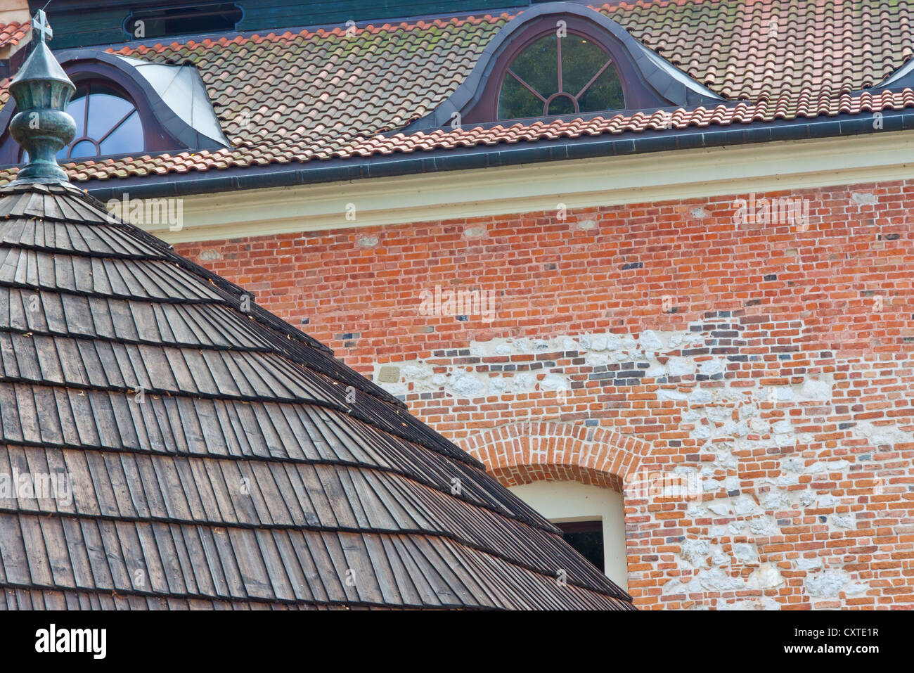 Wand und Dach aus Holz von Kloster der Benediktiner - tyniec in der Nähe von Krakau, Polen Stockfoto