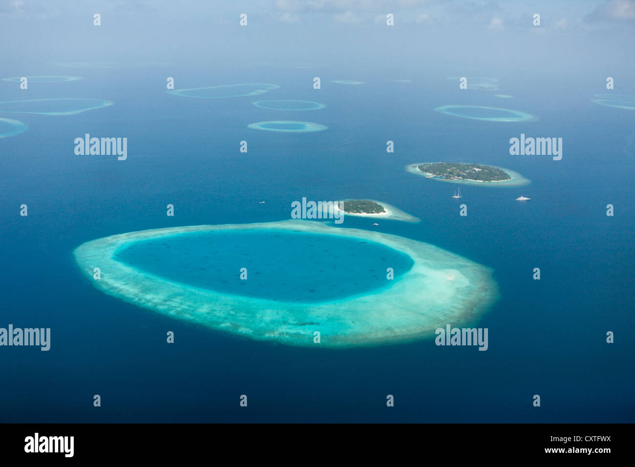 Luftbild von Bandos und Kuda Bandos Inseln, Nord Male Atoll, Malediven Stockfoto