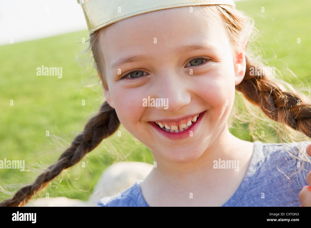 Nahaufnahme von Mädchen lächelndes Gesicht Stockfoto