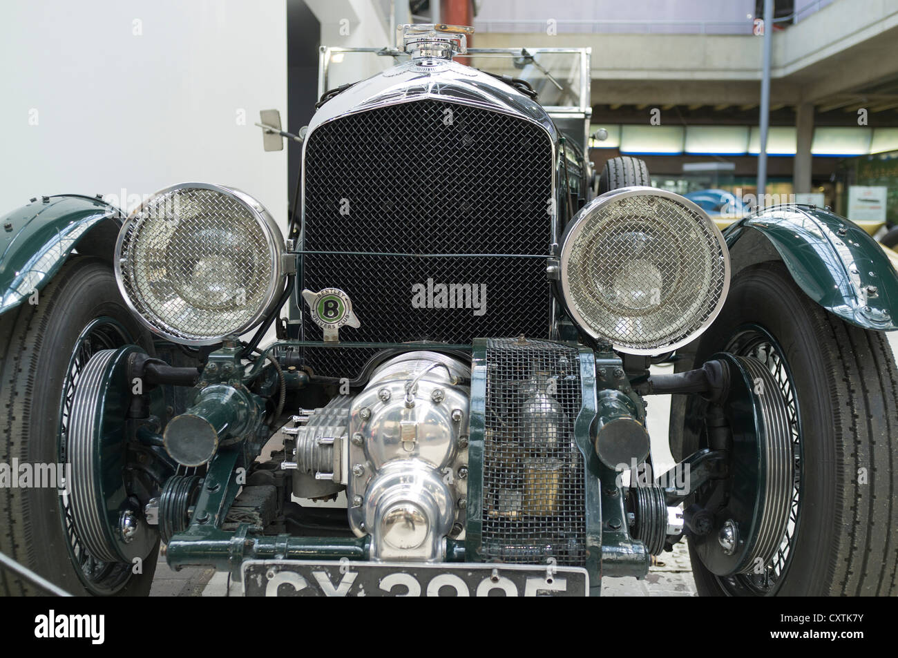 dh British National Motor Museum BEAULIEU HAMPSHIRE Bentley Frontgrill-Scheinwerfer uk-Klassiker Nahaufnahme von Oldtimern aus dem Jahr 1931 Stockfoto