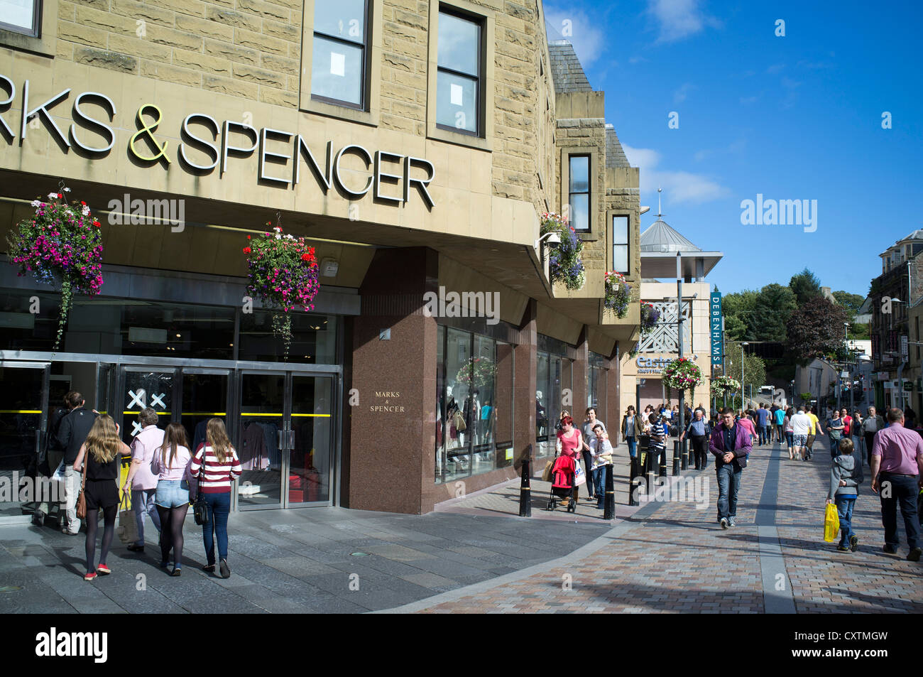Dh INVERNESS INVERNESSSHIRE Mark und Spencer Eastgate Shopping Center City Stockfoto