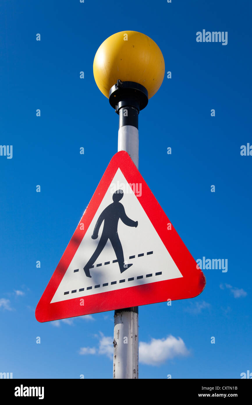 Zeichen, Fußgängerüberweg und Benard Beacon, UK Stockfoto