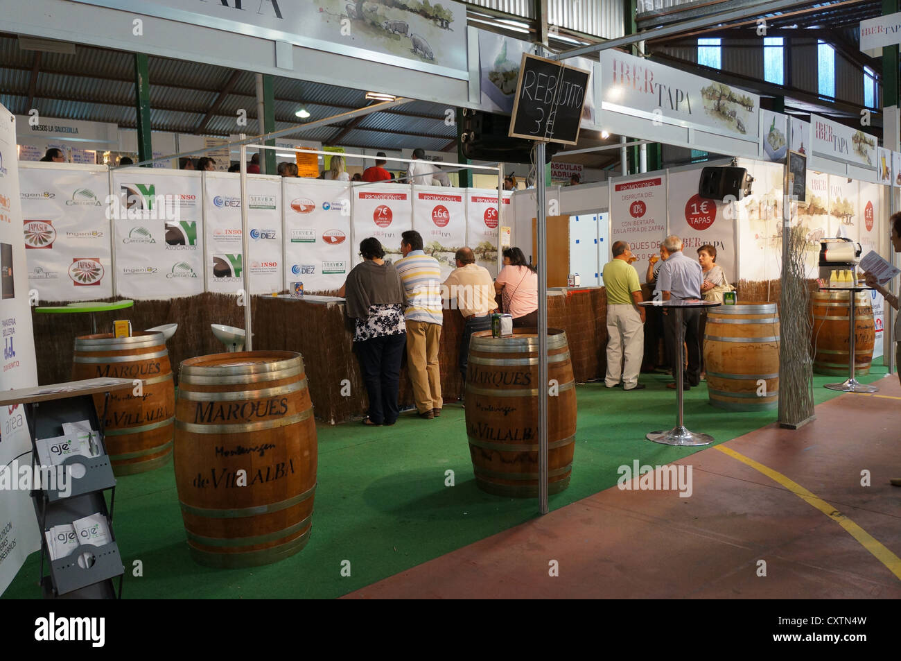 die Participantes besuchen fairen internationalen Agro-industrielle Tierschau, Bereich Agro-Food-Produkte an Zafra, Spanien Stockfoto