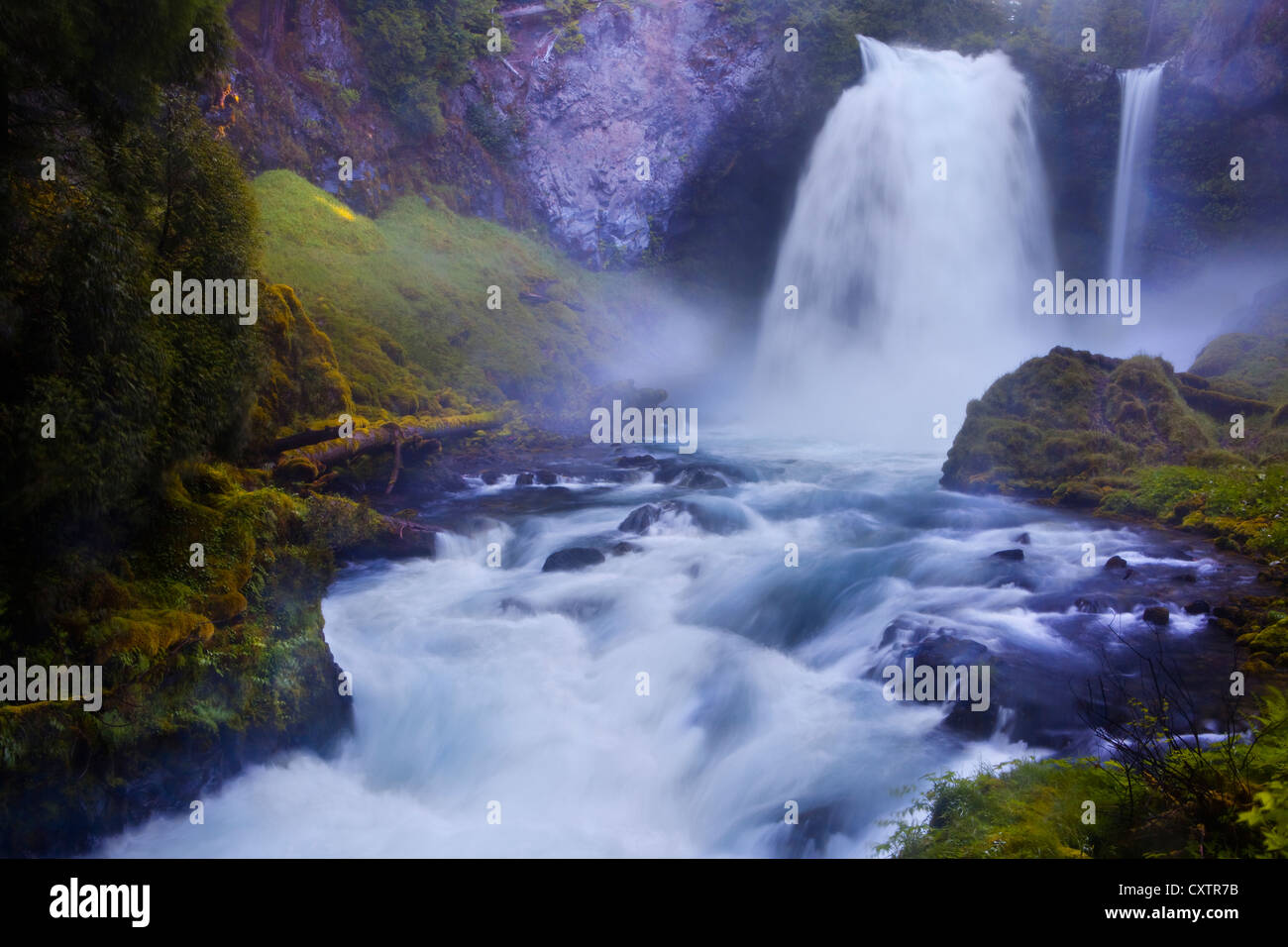 Oregon-Wasserfall in der Cascade Range Stockfoto