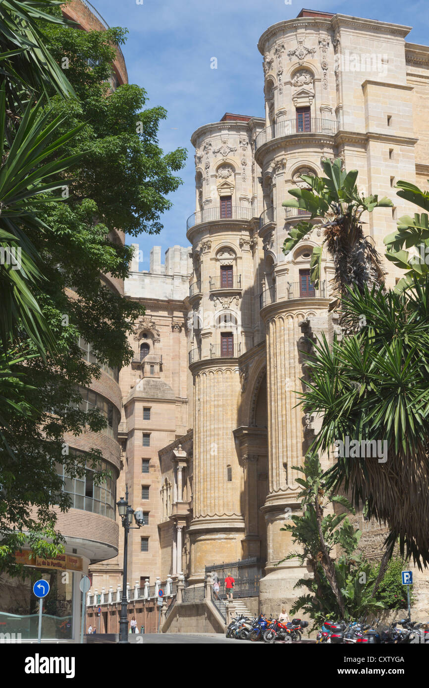 Malaga, Provinz Malaga, Costa Del Sol, Andalusien, Südspanien. Südliche Fassade des Doms. Stockfoto