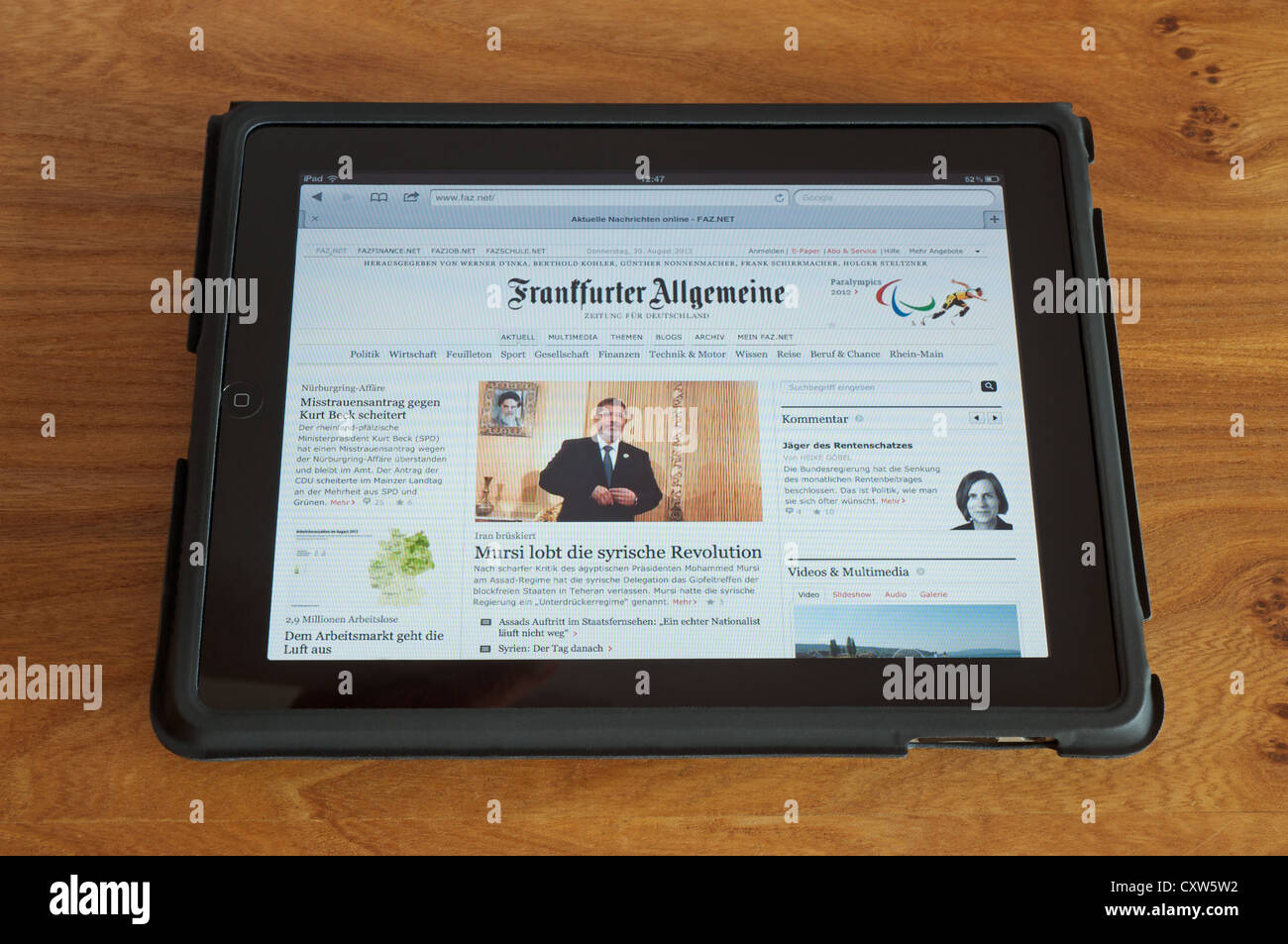 Apple iPad Anzeigen der Homepage der deutschen Zeitung, Frankfurter Allgemeine Zeitung Stockfoto