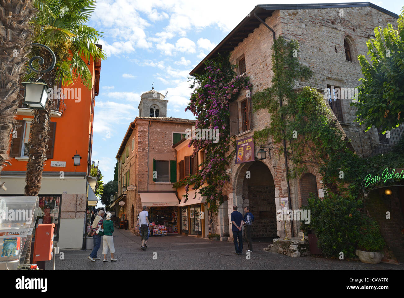 Piazza Flaminia, Sirmione, Gardasee, Provinz Brescia, Lombardei Region, Italien Stockfoto
