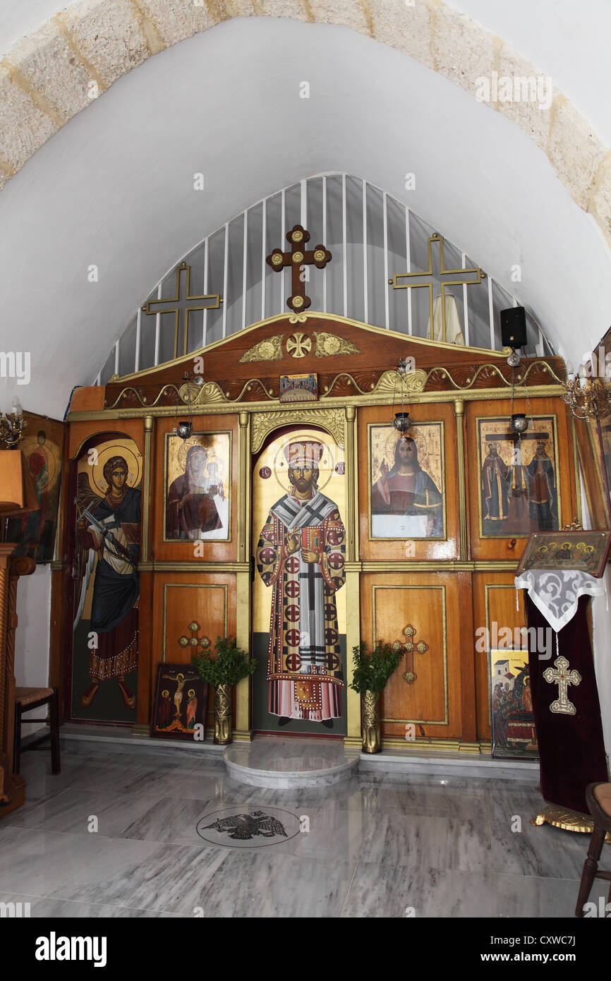 Innenansicht der Kirche des Heiligen Konstantin und Helena in Kato Gouves, Kreta, Griechenland-Südeuropa Stockfoto