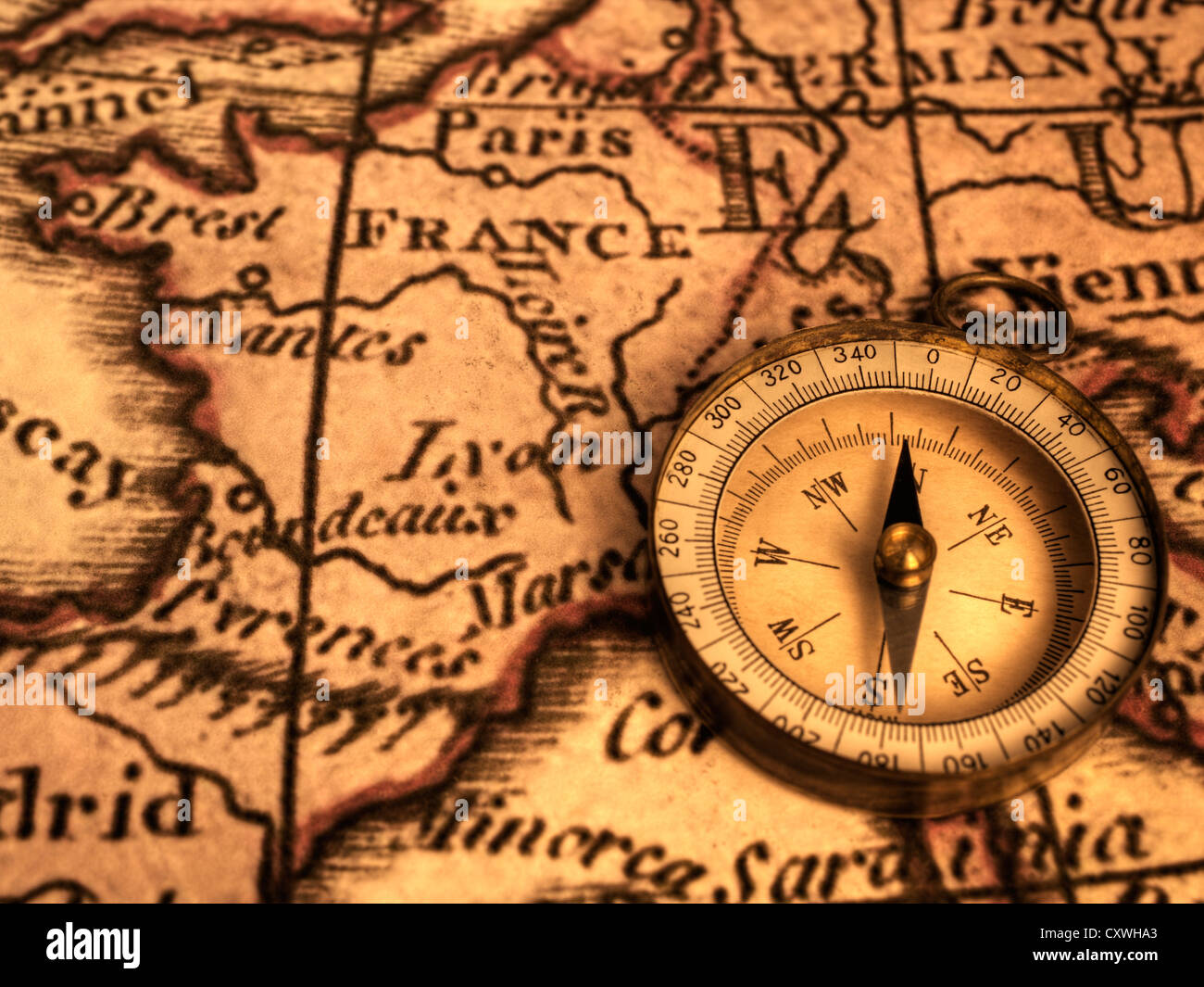 Unveredelten alten Kompass und Karte von Frankreich. Karte von 1786 ist und nicht urheberrechtlich geschützt ist. Stockfoto