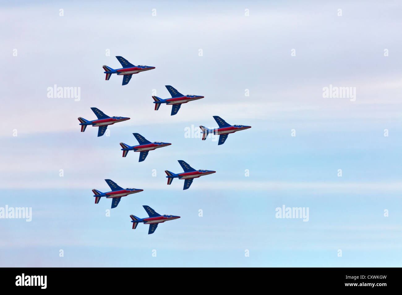 Eine Aufführung durch die französischen akrobatische Patrouille (Patrouille de France) während der Cervolix-Air-Festival. Alpha Jet E. Stockfoto