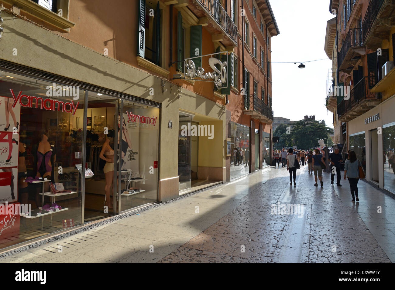 Via Mazzini (Einkaufsstraße), Verona, Provinz Verona, Veneto Region, Italien Stockfoto