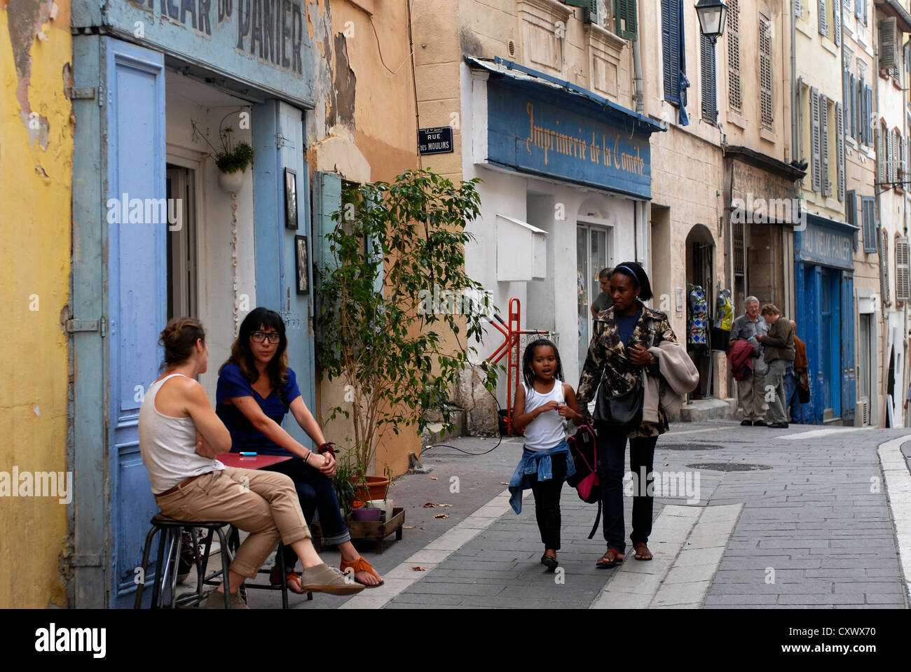 Menschen, Straße, Bar, Rue, Le Panier, Marseille, Provence-Alpes-Cote d Azur, Frankreich, Europa, Stockfoto