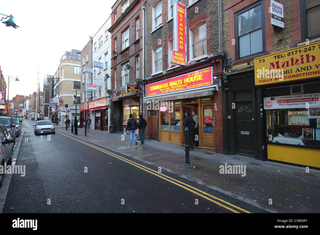 Indische Restaurants, High Street, street view, London, England, shoreditch Stockfoto