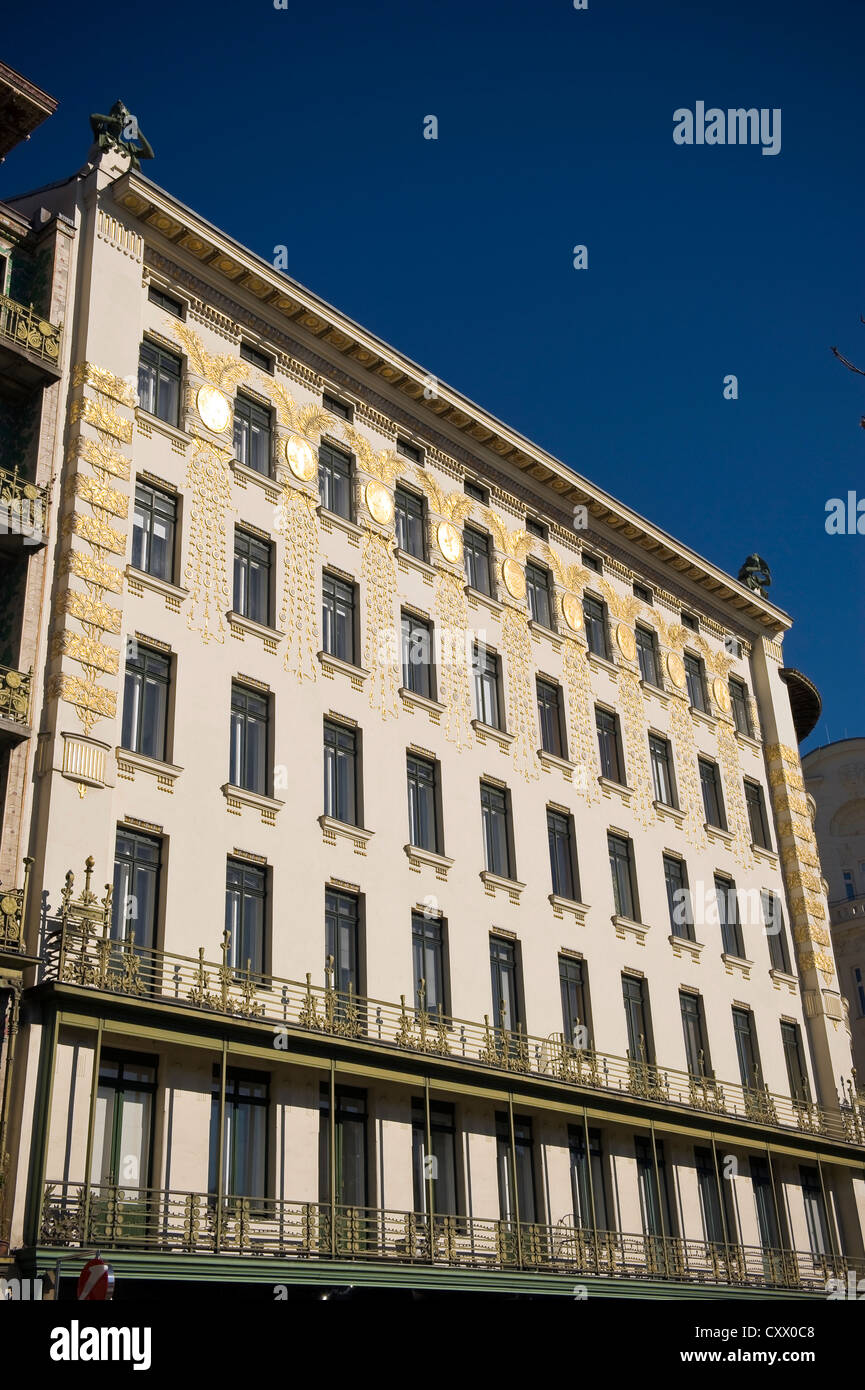 Schöne Jugendstil-Gebäude mit Blick auf die ruhiges in Wien, Österreich Stockfoto