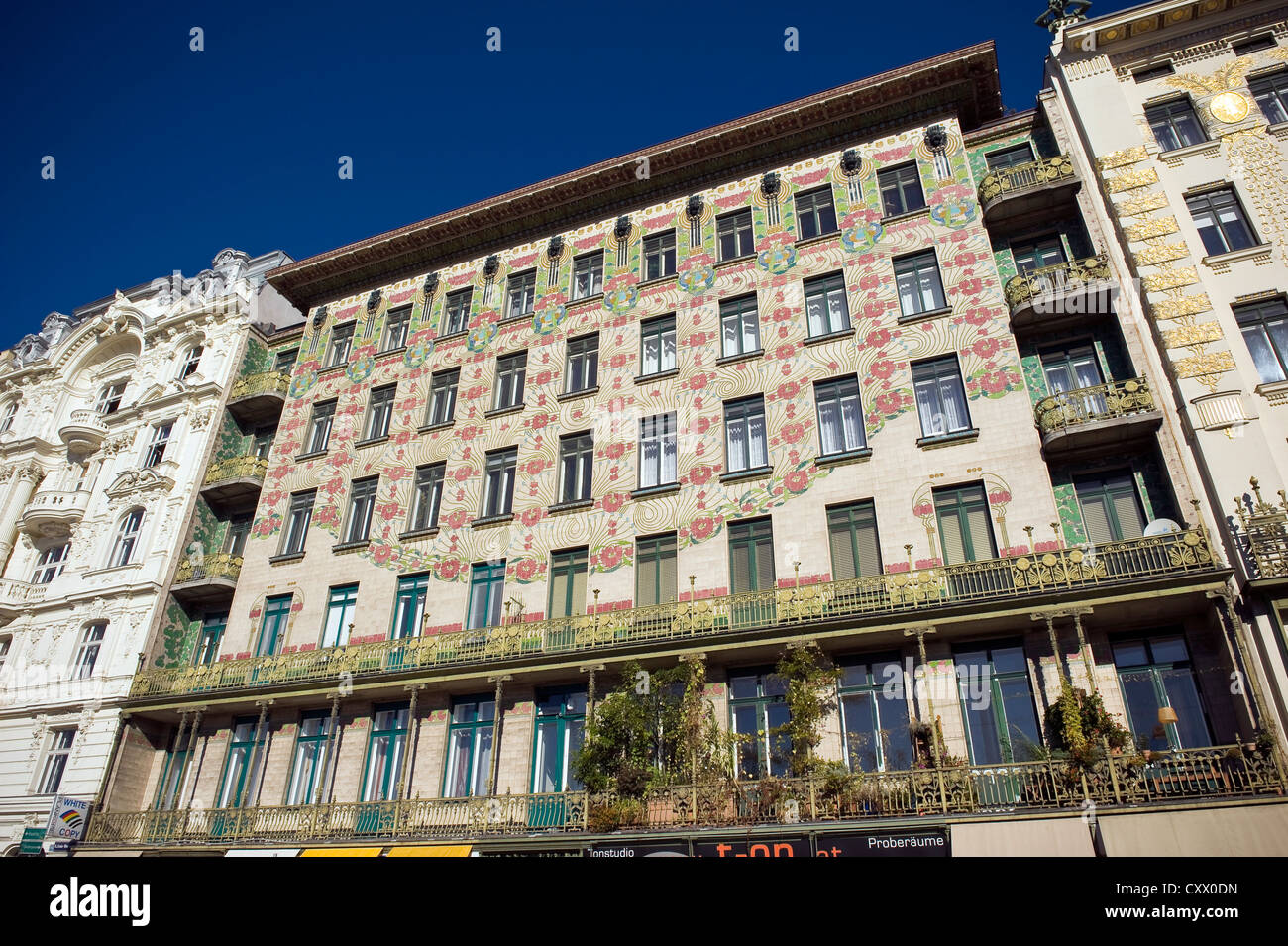 Schöne Jugendstil-Gebäude mit Blick auf die ruhiges in Wien, Österreich Stockfoto