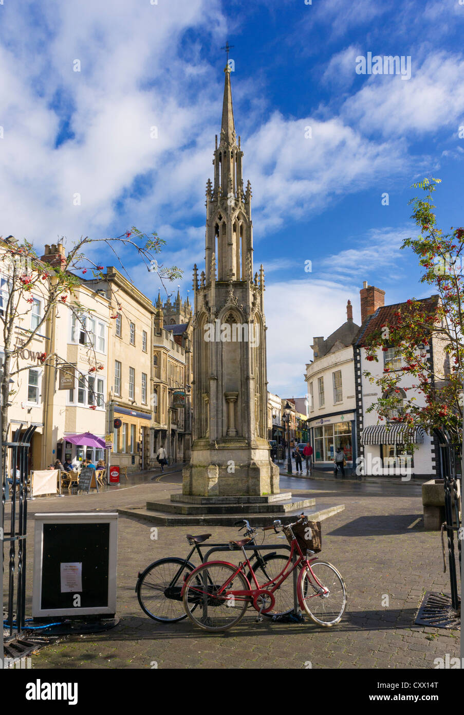 Glastonbury und Market Cross, Somerset, Großbritannien Stockfoto