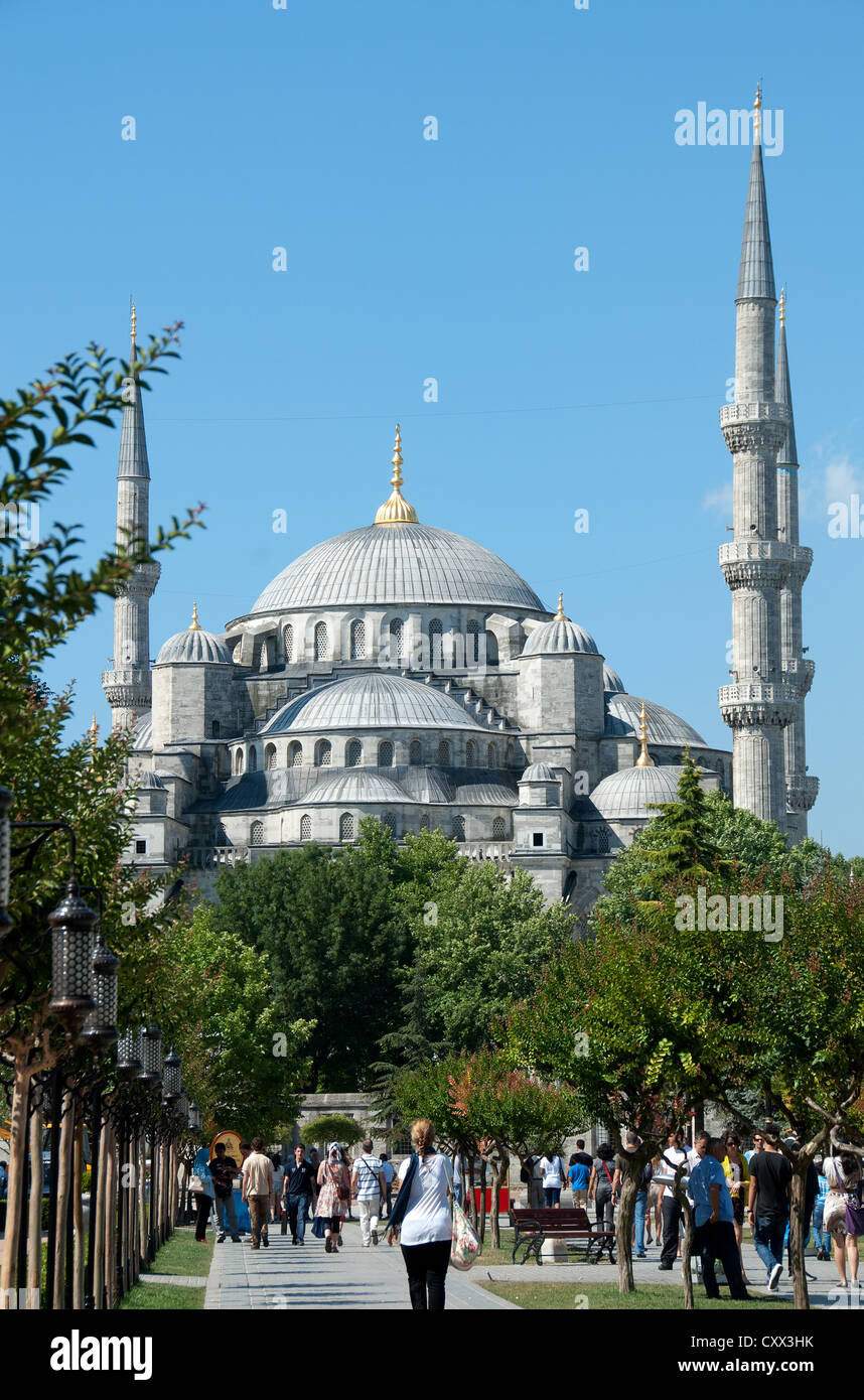 ISTANBUL, TÜRKEI. Ein Blick auf die blaue Moschee von Sultanahmet Meydani. 2012. Stockfoto