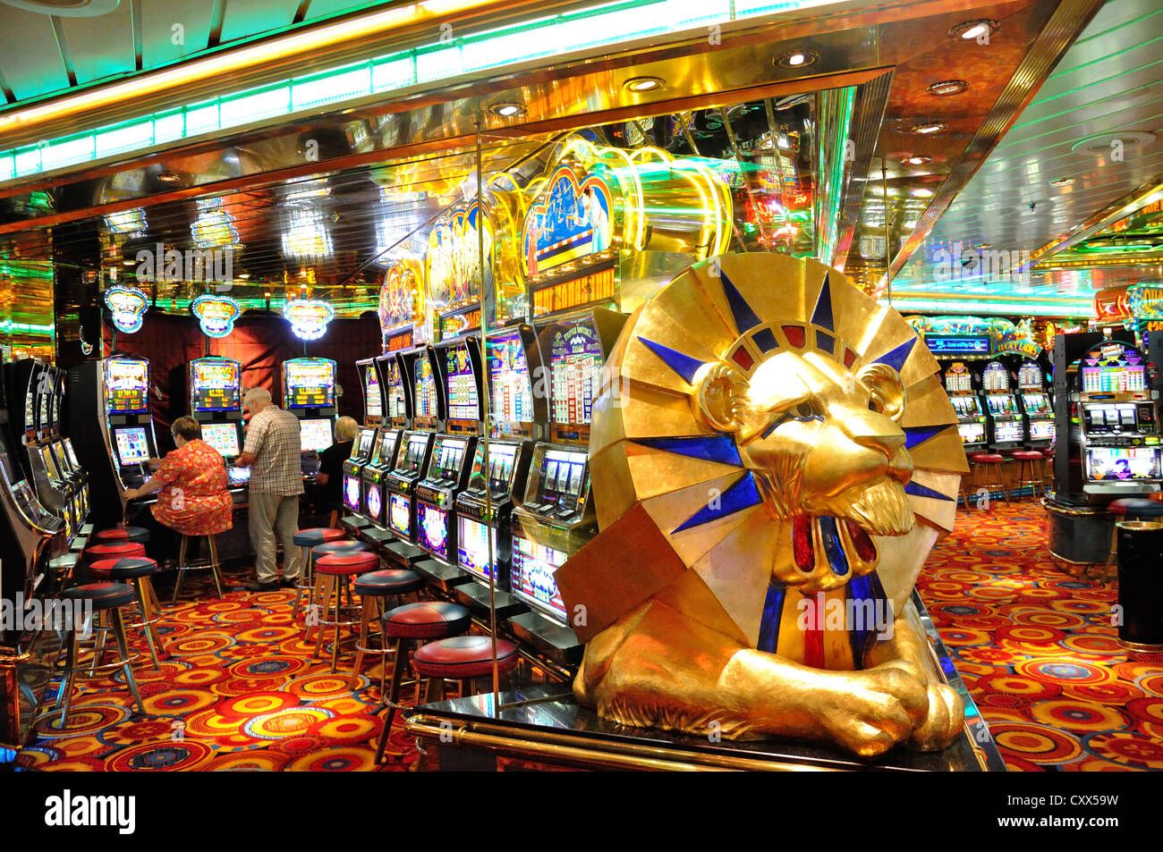 "Tal der Könige" Spielautomaten im Casino-on-Board-Royal Caribbean "Grandeur of the Seas" Kreuzfahrt Schiff, Mittelmeer, Europa Stockfoto