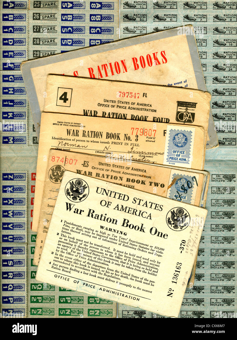 Amerikanische Lebensmittelkarten, ausgestellt durch das Office of Price Administration während des 2. Weltkrieges Stockfoto